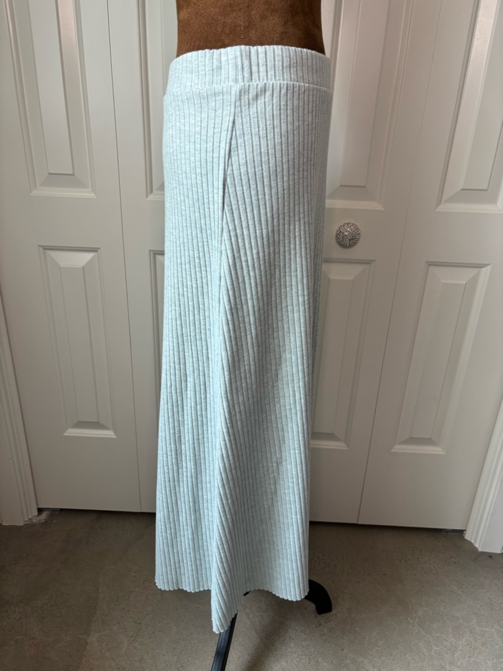 Zara Seafoam Ribbed Knit Maxi Skirt, Size Large - Picture 4 of 10